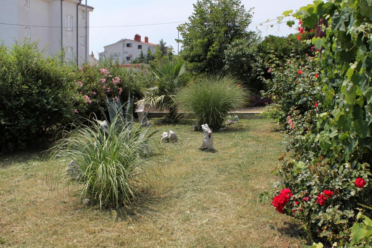 Apartments With A Parking Space Novi Vinodolski - 5600 외부 사진
