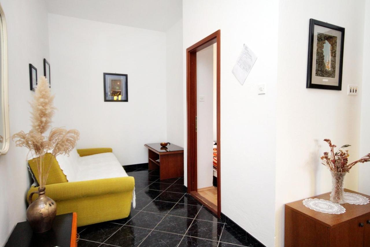 Apartments With A Parking Space Novi Vinodolski - 5600 외부 사진