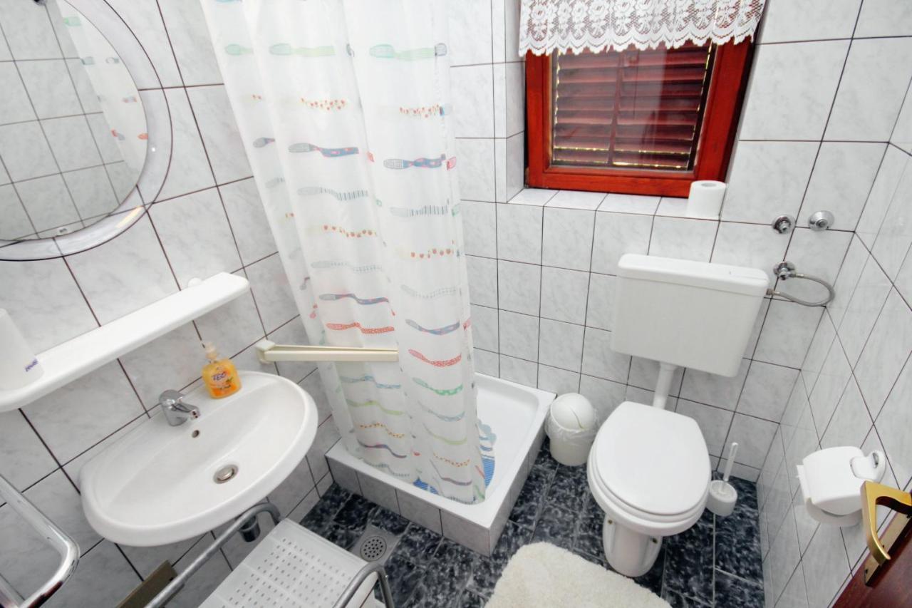 Apartments With A Parking Space Novi Vinodolski - 5600 외부 사진