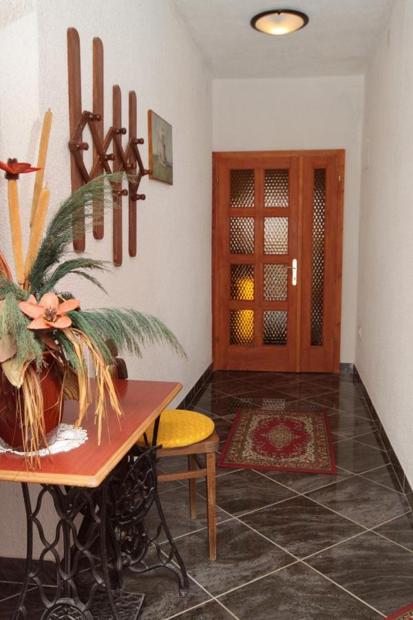 Apartments With A Parking Space Novi Vinodolski - 5600 외부 사진