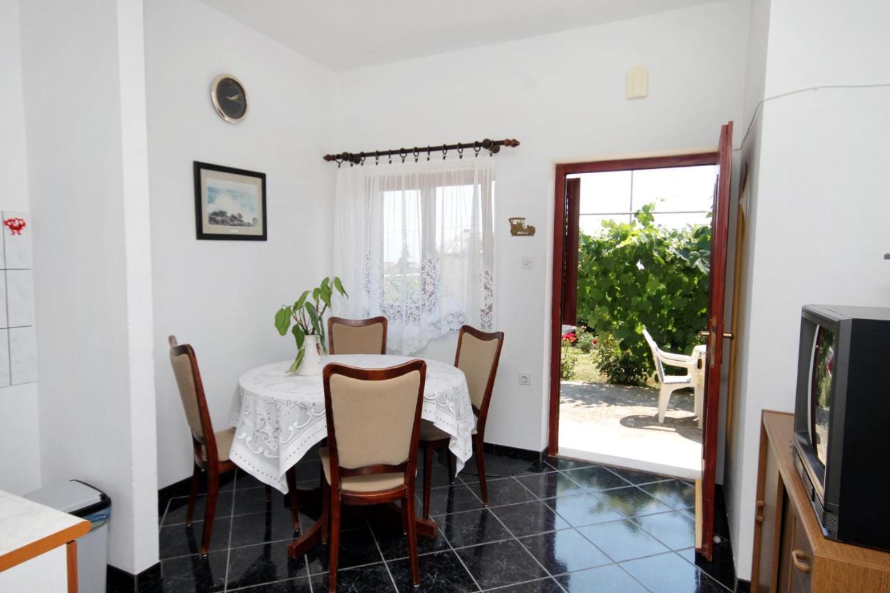 Apartments With A Parking Space Novi Vinodolski - 5600 외부 사진