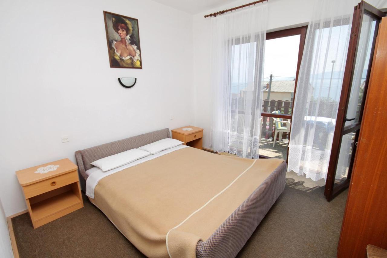 Apartments With A Parking Space Novi Vinodolski - 5600 외부 사진