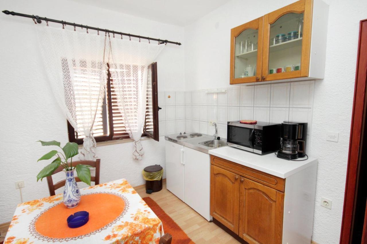 Apartments With A Parking Space Novi Vinodolski - 5600 외부 사진
